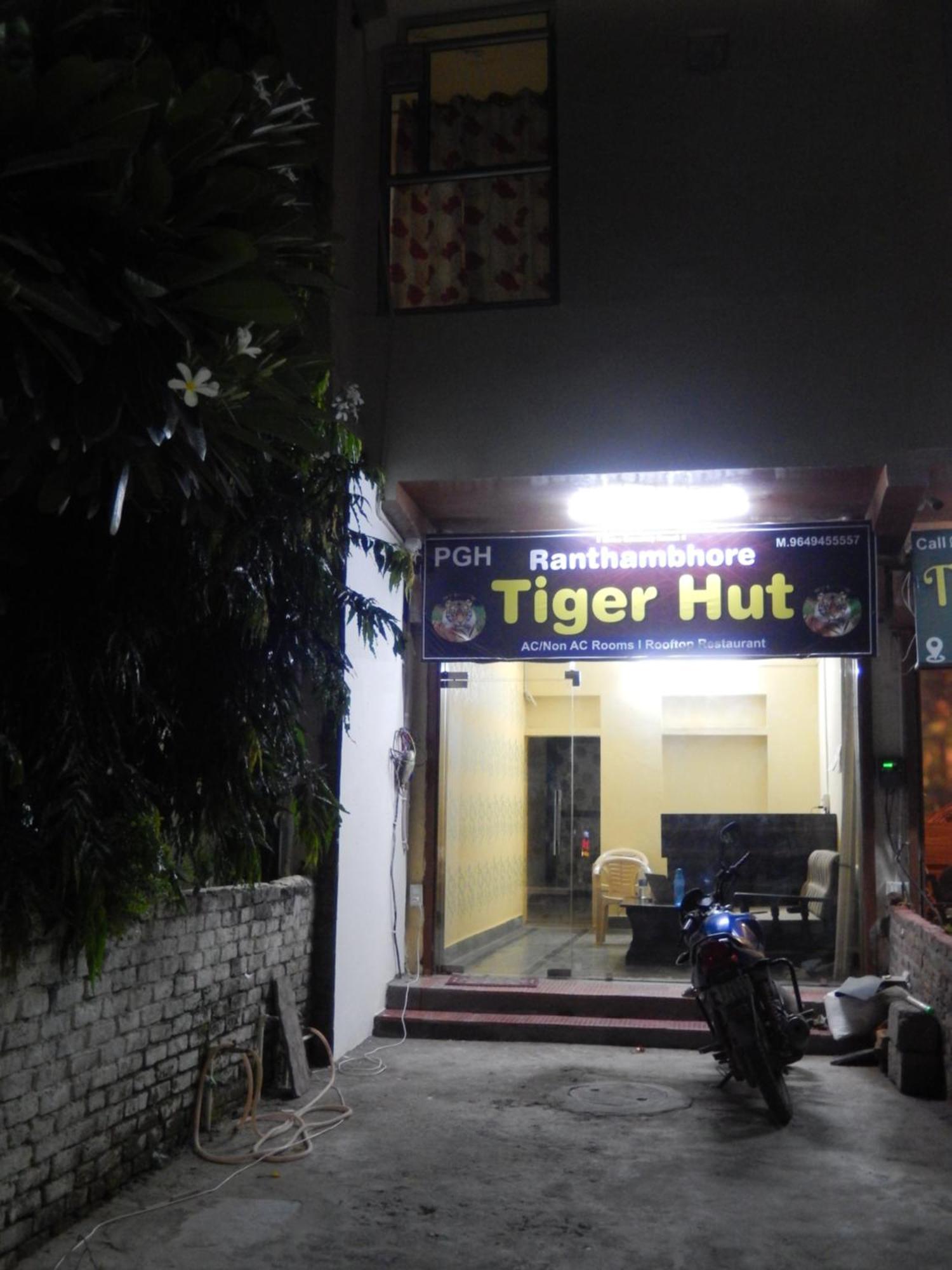סוואי מדופור Ranthambhore Tiger Hut מראה חיצוני תמונה